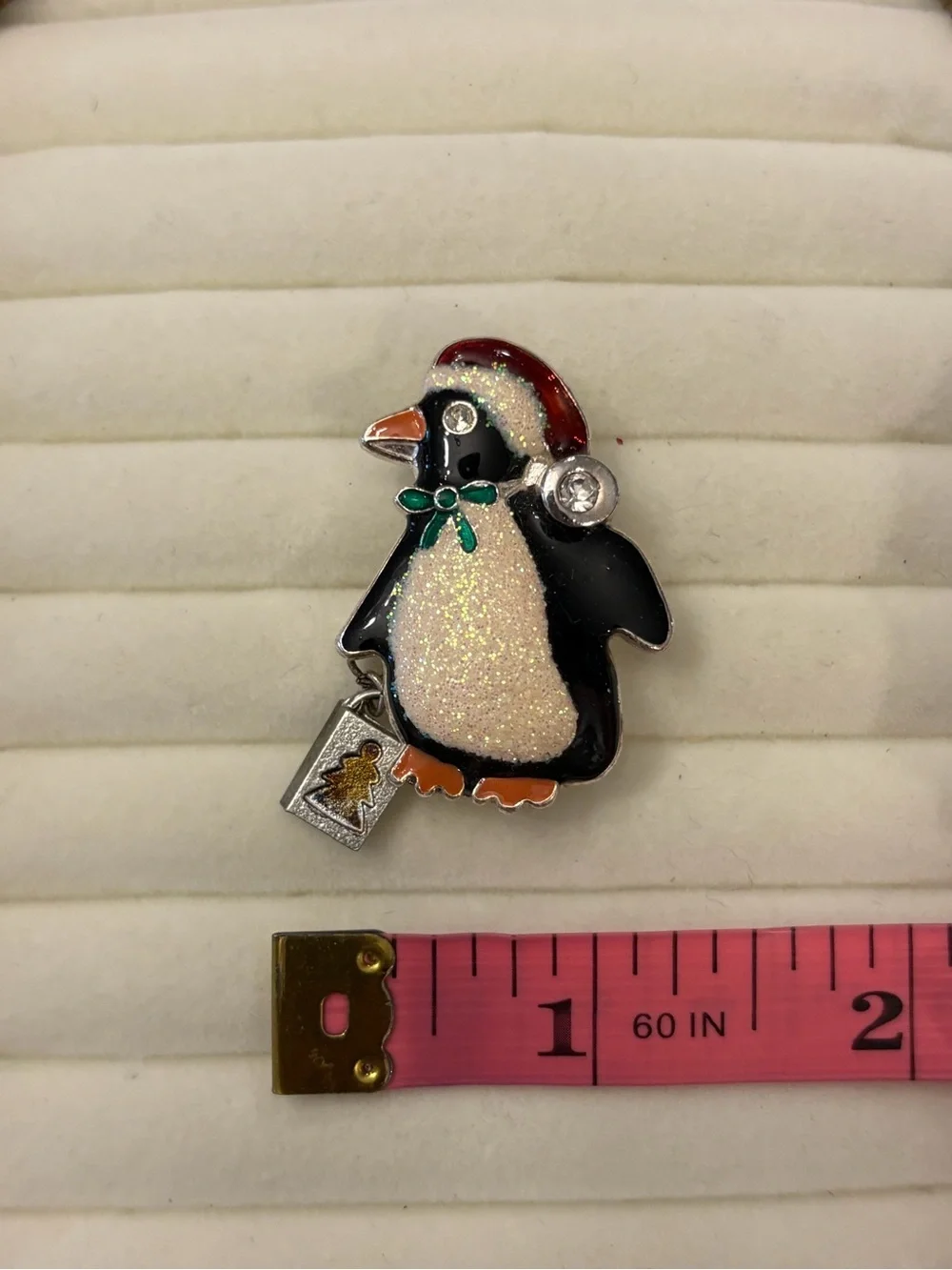 Christmas Penguin Holding Gift‎ Bag Rhinestone Vintage Silver Brooch Pin